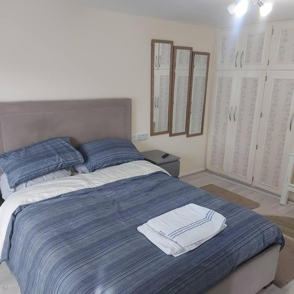 Lovely & Beautiful 2 Bed-Apartment In Borehamwood Exterior photo